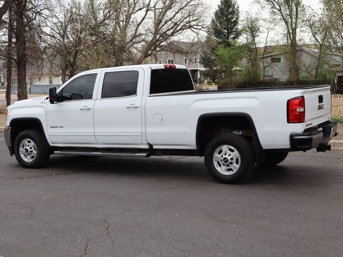 Used 2019 GMC Sierra 2500 SLE w/ Suspension Package, Off-Road AWD/4WD image 8