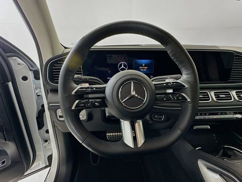 Used 2024 Mercedes-Benz GLS 580 4MATIC image 12