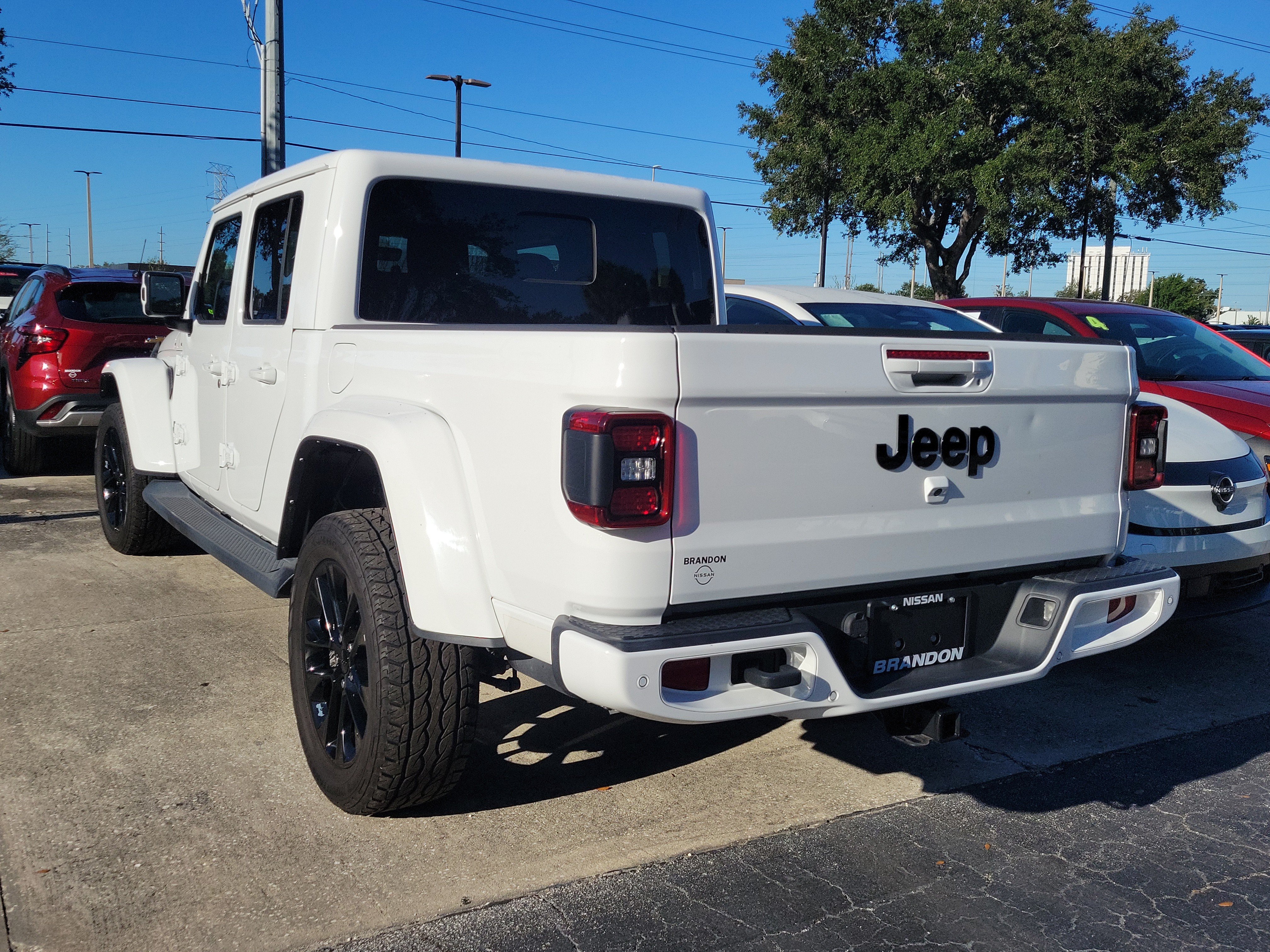 Used 2021 Jeep Gladiator Overland AWD/4WD image 6