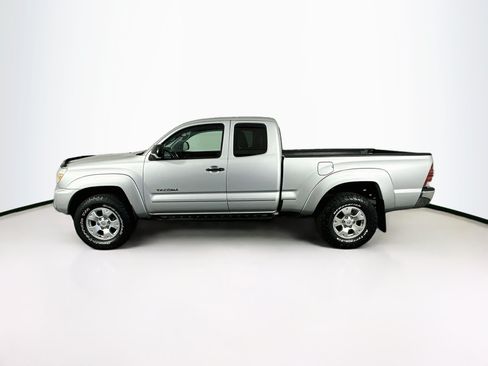 Used 2013 Toyota Tacoma PreRunner w/ TRD Off-Road Pkg RWD image 4