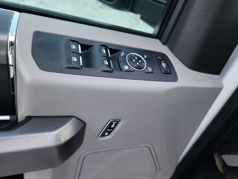 Used 2018 Ford F250 XLT w/ XLT Premium Package AWD/4WD image 10