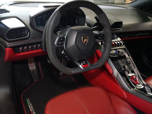 Used 2017 Lamborghini Huracan LP 580-2 RWD image 8