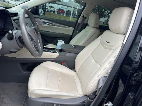 Used 2024 Cadillac XT5 Premium Luxury w/ Technology Package FWD image 5