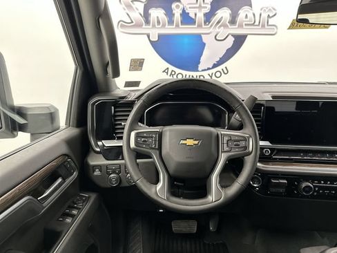 Used 2025 Chevrolet Silverado 2500 LT w/ Convenience Package AWD/4WD image 15