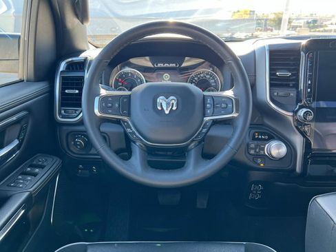 Used 2025 RAM 1500 Laramie image 12