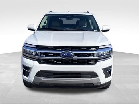 Used 2024 Ford Expedition Limited AWD/4WD image 2