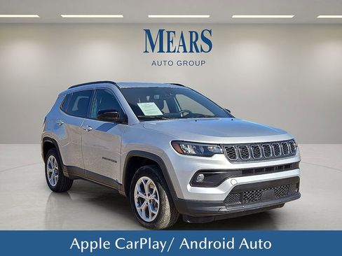 Used 2024 Jeep Compass Latitude image 8