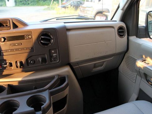 Used 2013 Ford E-250 and Econoline 250 w/ PWR Group RWD image 30