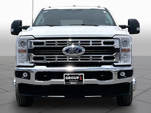 Used 2025 Ford F350 XLT AWD/4WD image 3