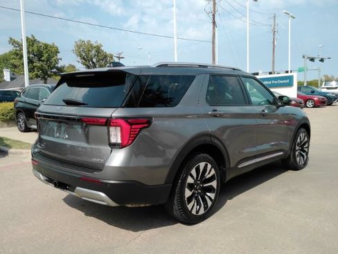Used 2025 Ford Explorer Platinum w/ LUX Leather Package AWD/4WD image 10