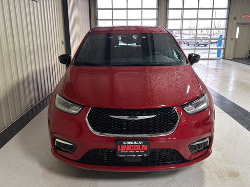 New 2026 Chrysler Pacifica Select image 7