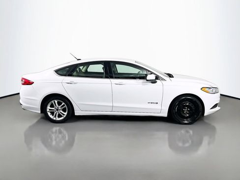 Used 2018 Ford Fusion S FWD image 4