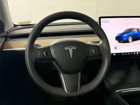 Used 2024 Tesla Model Y Long Range image 22