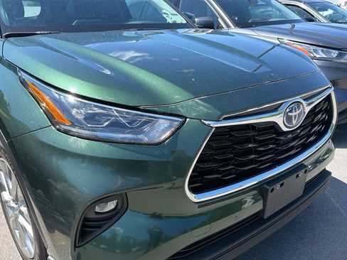 Used 2023 Toyota Highlander Limited AWD/4WD image 26