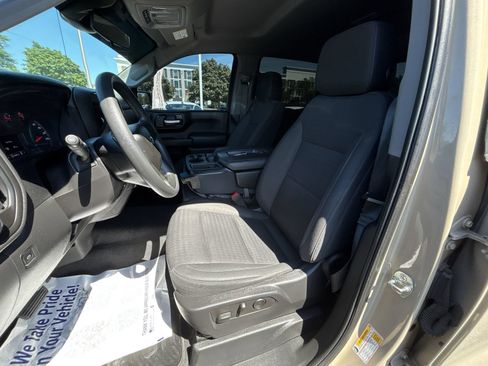 Used 2022 Chevrolet Silverado 1500 Custom Trail Boss AWD/4WD image 12