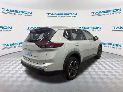 Used 2024 Nissan Rogue SV AWD/4WD image 5