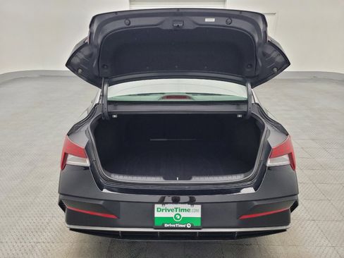 Used 2025 Hyundai Elantra SEL image 29