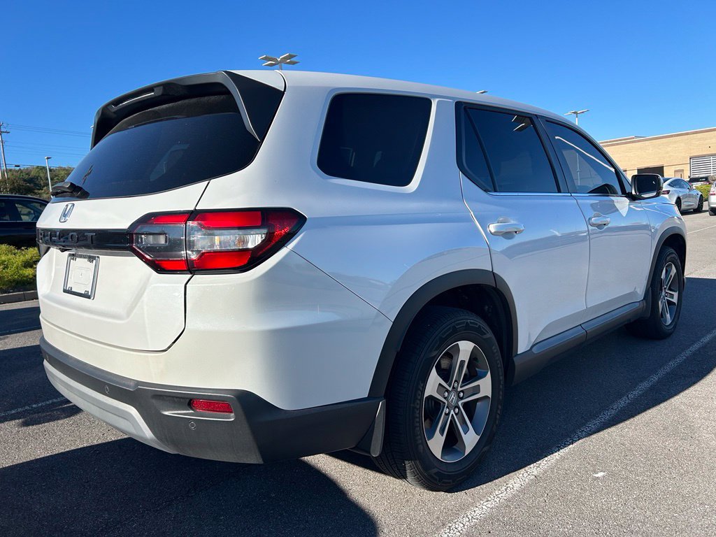 Used 2025 Honda Pilot EX-L image 3