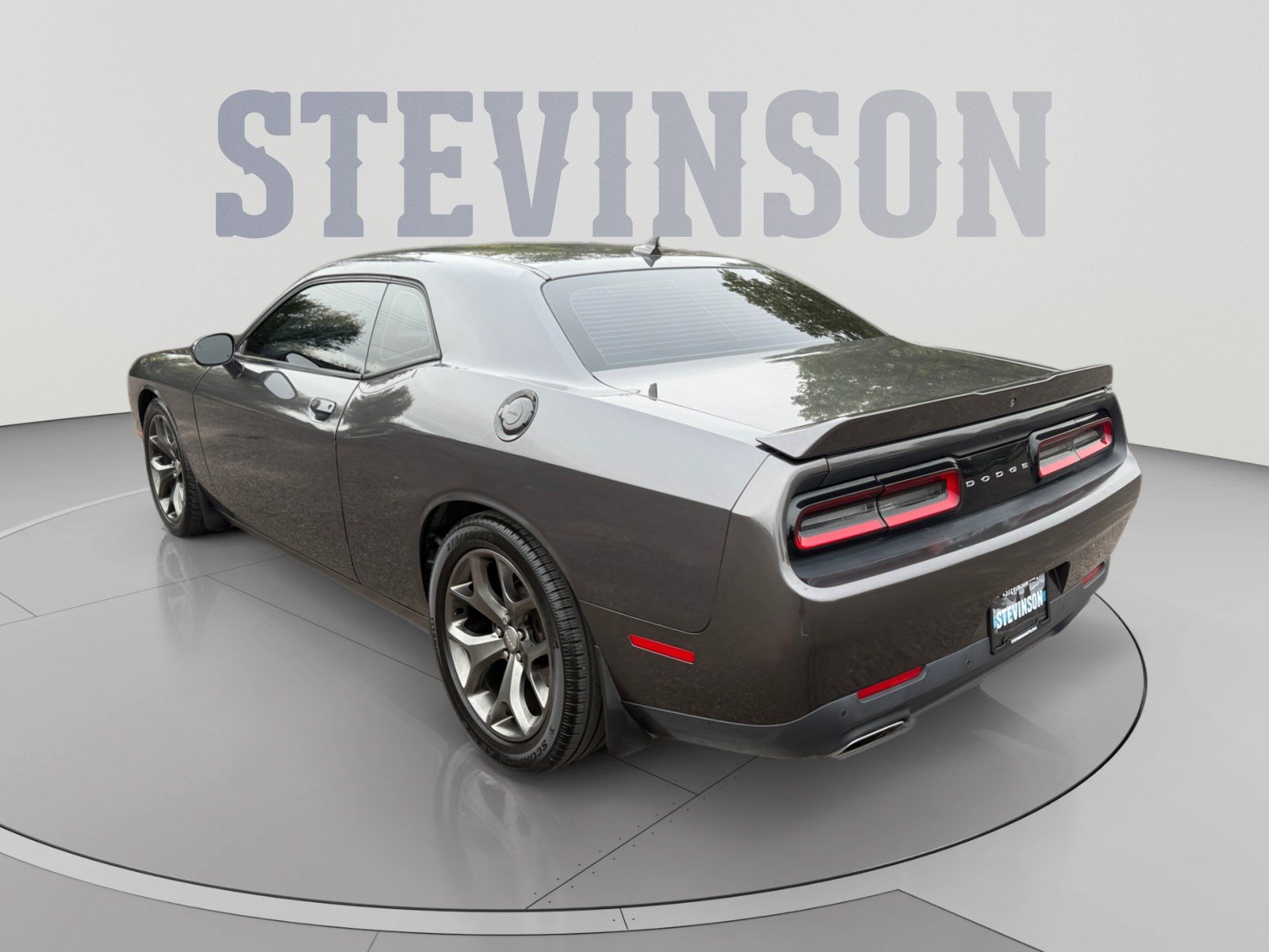 Used 2015 Dodge Challenger SXT Plus w/ Driver Convenience Group RWD image 3