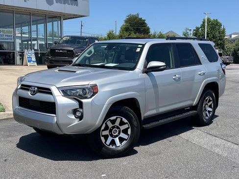 Used 2022 Toyota 4Runner TRD Off-Road Premium AWD/4WD image 2