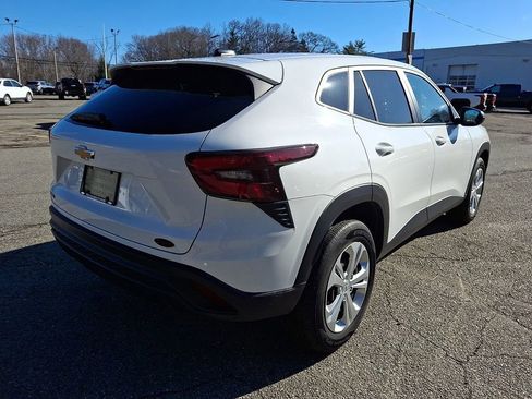Used 2024 Chevrolet Trax LS image 7