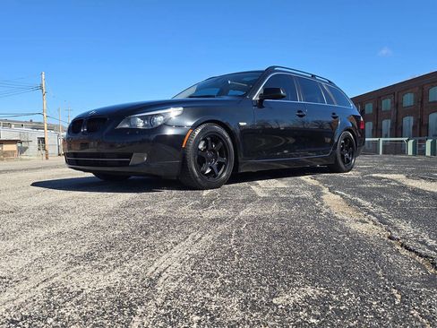 Used 2010 BMW 535i xDrive Wagon image 2