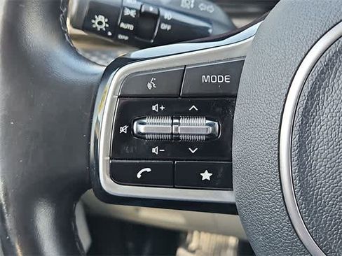 Used 2022 Kia Carnival SX Prestige image 26