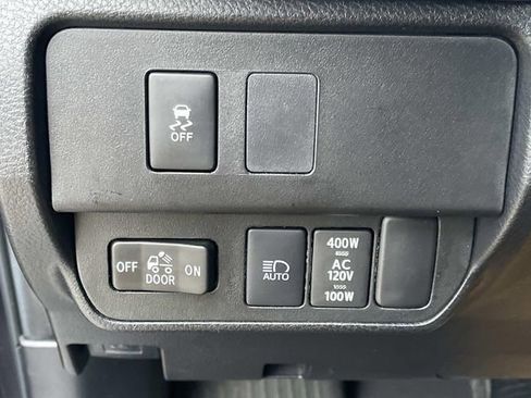 Used 2023 Toyota Tacoma TRD Off-Road w/ Technology Package image 32