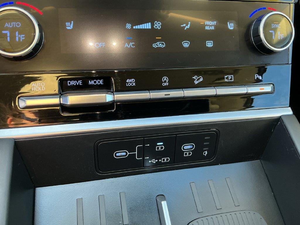 Used 2025 Hyundai Santa Fe SEL AWD/4WD image 28