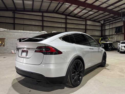 Used 2017 Tesla Model X P100D image 5