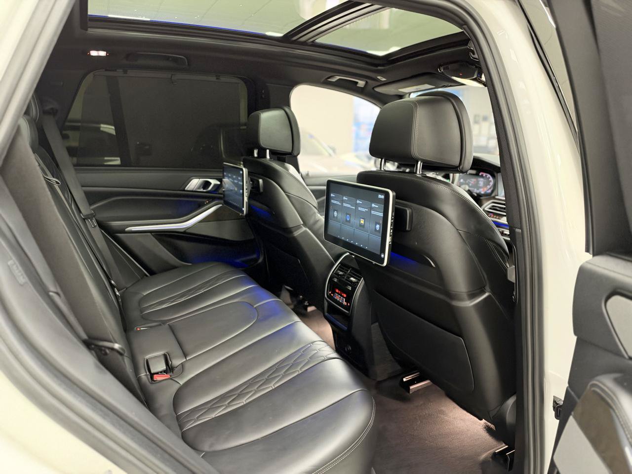 Used 2023 BMW X5 M50i w/ Executive Package AWD/4WD image 26