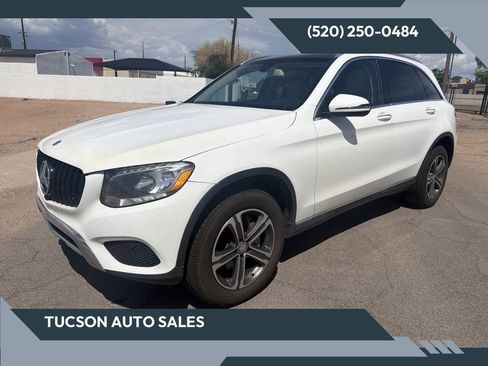 Used 2017 Mercedes-Benz GLC 300 4MATIC image 1