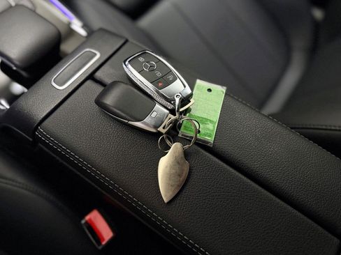 Used 2023 Mercedes-Benz EQB 250+ w/ Exclusive Package image 23