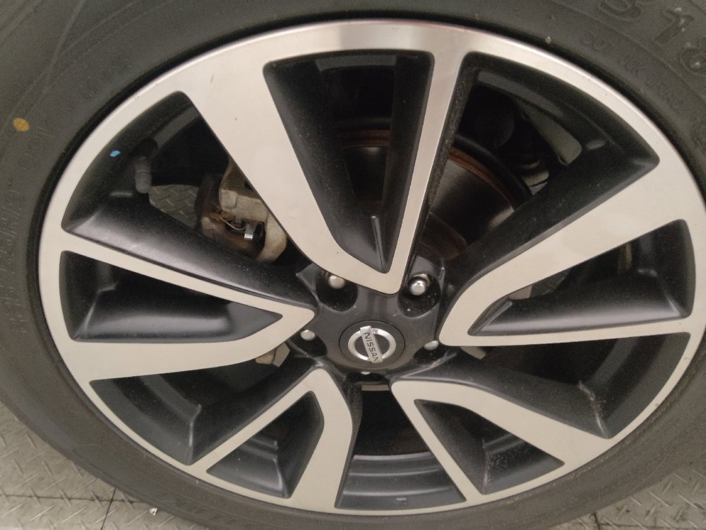 Used 2018 Nissan Rogue SL w/ Premium Package FWD image 31