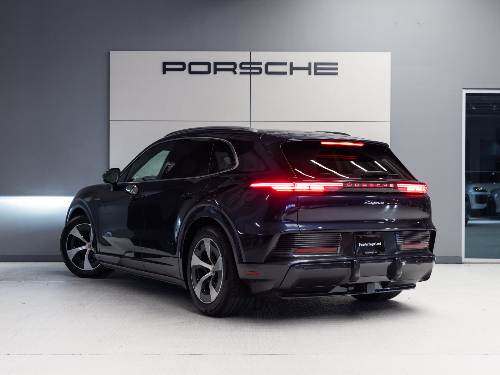 Certified 2026 Porsche Cayenne Electric AWD/4WD image 3