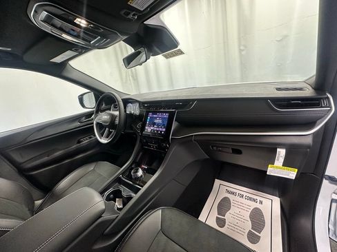 New 2025 Jeep Grand Cherokee L Altitude AWD/4WD image 20