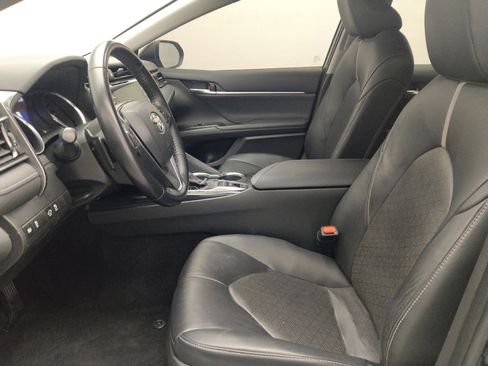 Used 2020 Toyota Camry XSE FWD image 17