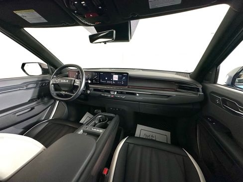 Used 2024 Kia EV9 GT-Line image 2