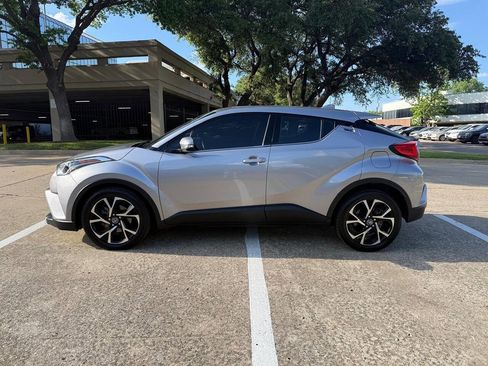 Used 2019 Toyota C-HR Limited image 3
