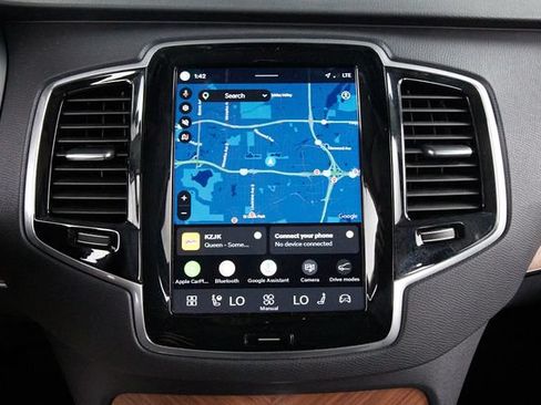 Certified 2024 Volvo XC90 T8 Plus w/ Protection Package Premier AWD/4WD image 13