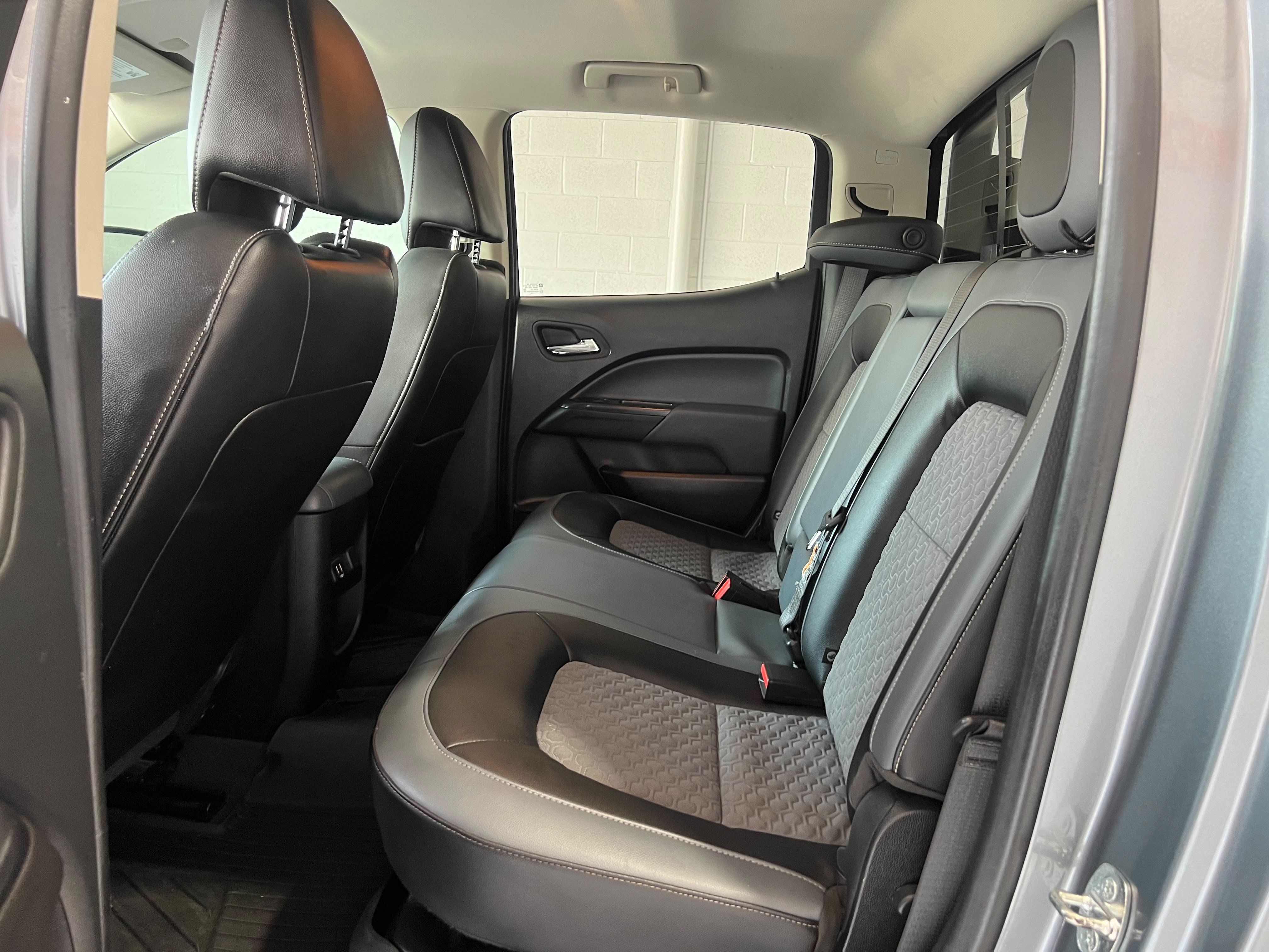 Used 2022 Chevrolet Colorado Z71 AWD/4WD image 12