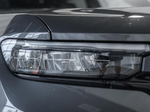 New 2025 Jeep Grand Cherokee L Limited w/ Luxury Tech Group II image 13