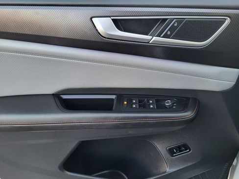 Used 2024 Volkswagen Atlas Peak Edition SE image 13