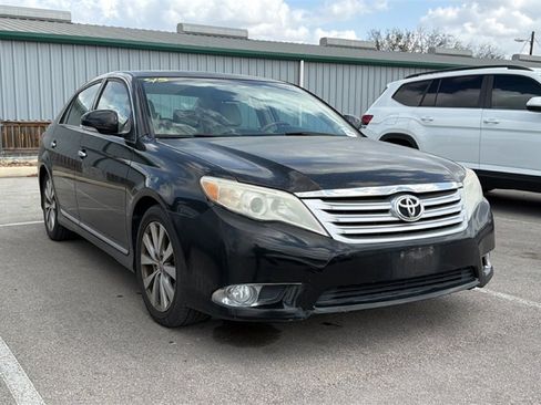 Used 2011 Toyota Avalon Limited image 3