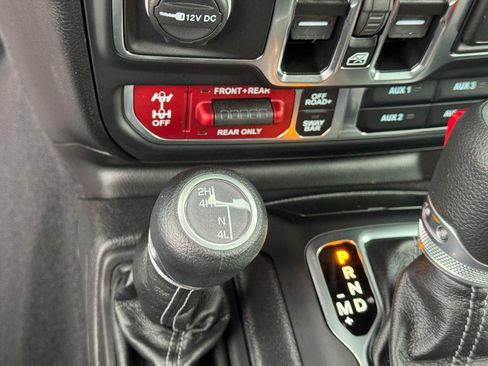 Used 2024 Jeep Wrangler Unlimited Rubicon w/ Convenience Group image 22