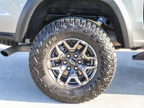 Used 2024 Chevrolet Colorado ZR2 image 11