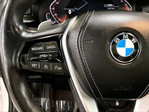 Used 2021 BMW 540i xDrive w/ Premium Package image 23