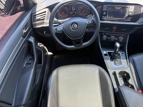 Used 2020 Volkswagen Jetta SE w/ SE Cold Weather Package FWD image 18