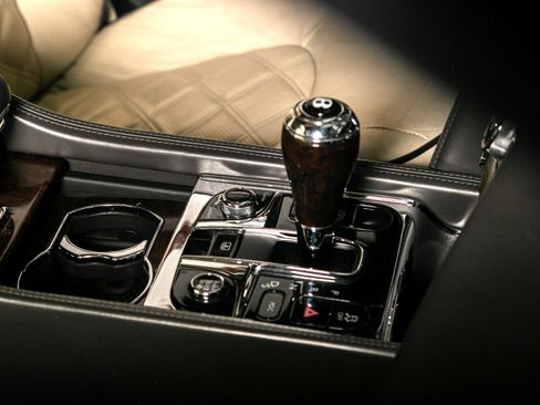 Used 2013 Bentley Mulsanne w/ Premiere Specification Pkg image 28