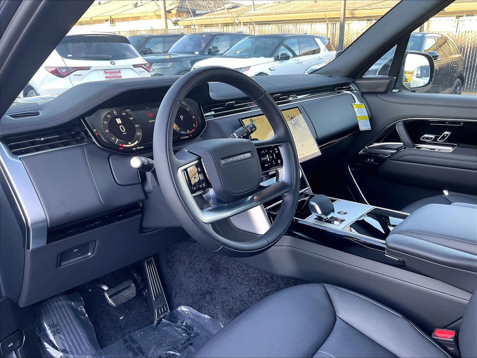 New 2026 Land Rover Range Rover Long Wheelbase SE AWD/4WD image 8